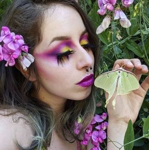 Meet your Posher, Oona